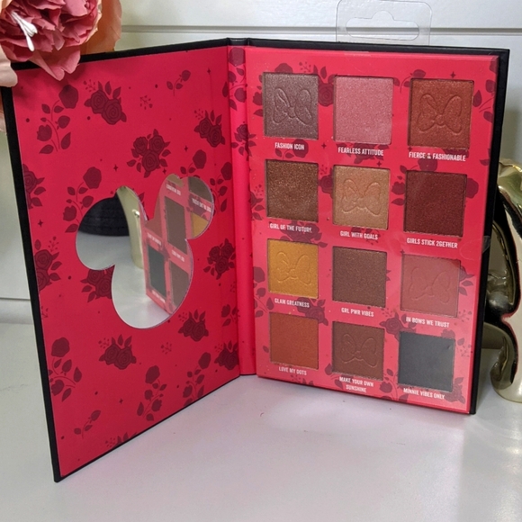 NEW Taste Beauty x Disney Minnie Mouse 12 Color Eyeshadow Palette - Picture 3 of 5
